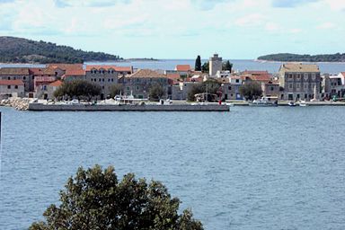 Brodarica e l`isola di Krapanj