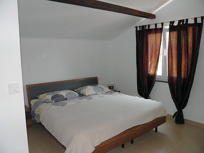 Apartments Tisno, 10 m from the sea 