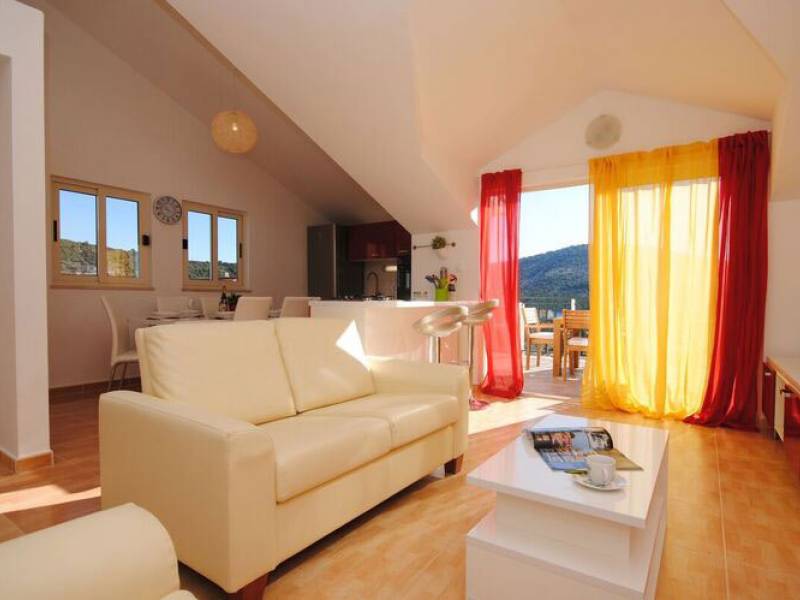 Apartments Vinisce, Dalmatia, Croatia 