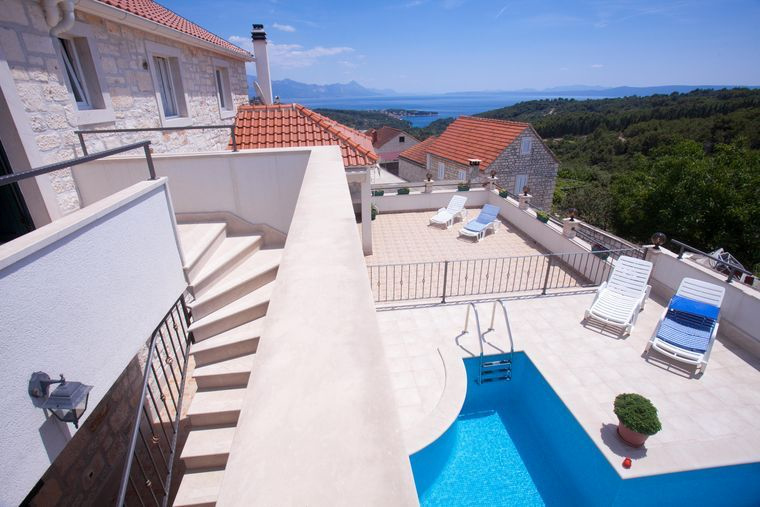 Hiša z bazenom Selca, otok Brač, Dalmacija, Hrvaška 