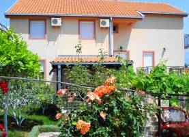 Guest House Fanfani Bijela | Montenegro | Cipa Travel