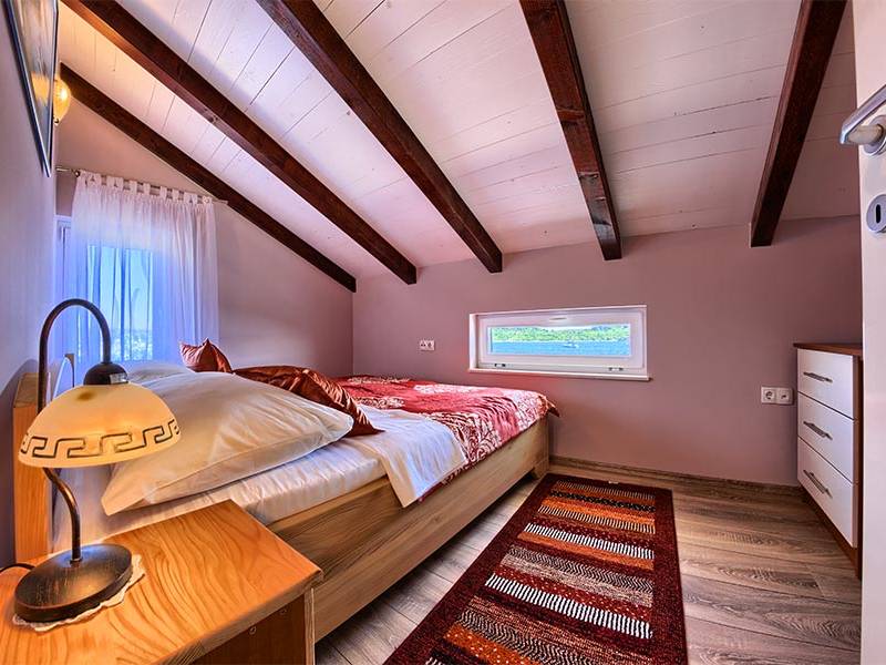 Ferienhaus mit Pool 30 m von Strand Okrug Gornji, Ciovo 