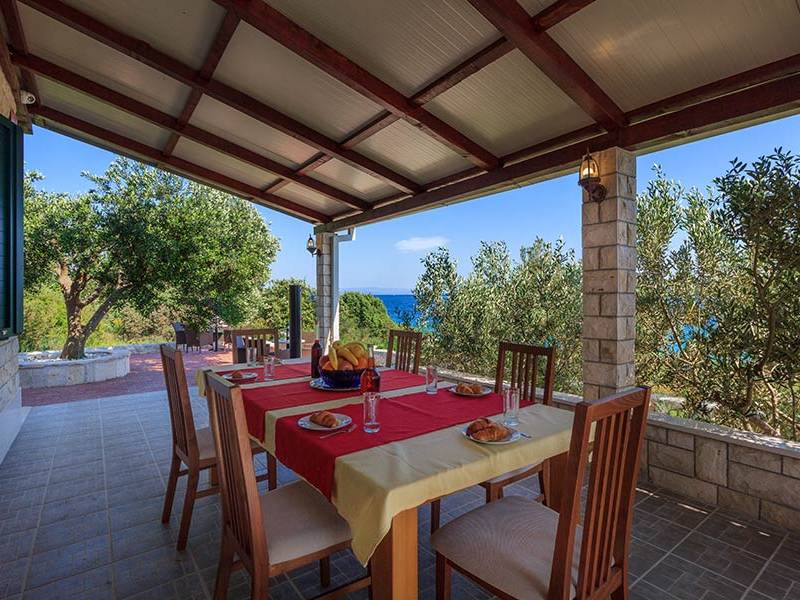 Ferienhaus mit Pool 30 m von Strand Okrug Gornji, Ciovo 