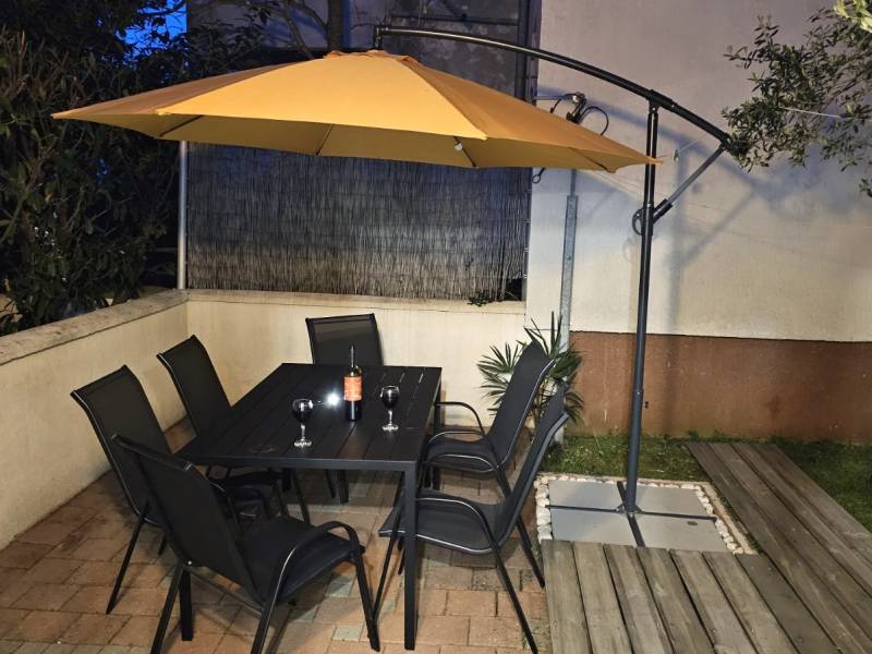 Apartman sa dvorištem u Barbarigi, Istra 