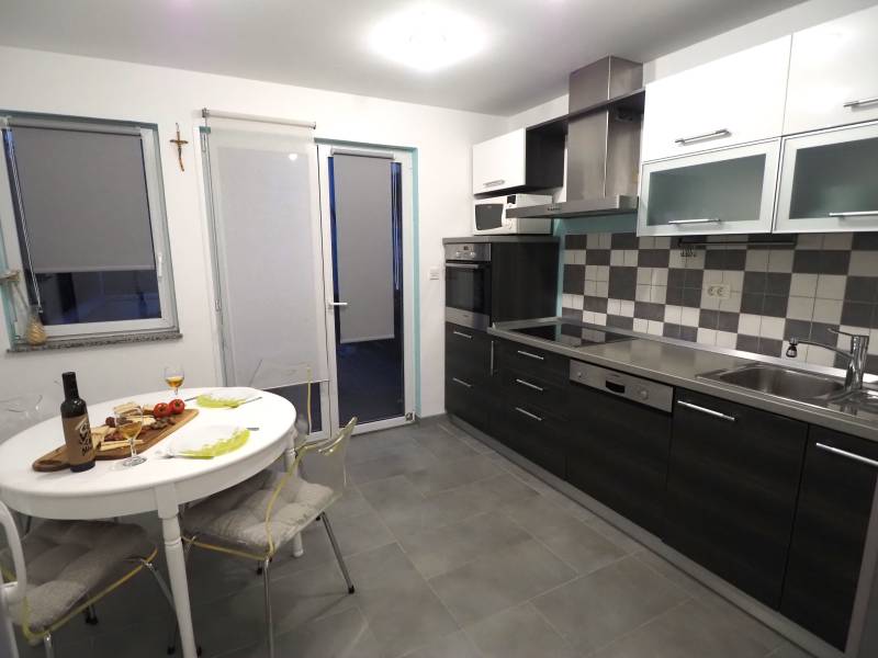 Apartman sa dvorištem u Barbarigi, Istra 