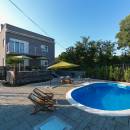 Ferienhaus mit Pool 300 m von Strand Biograd, Dalmatien 