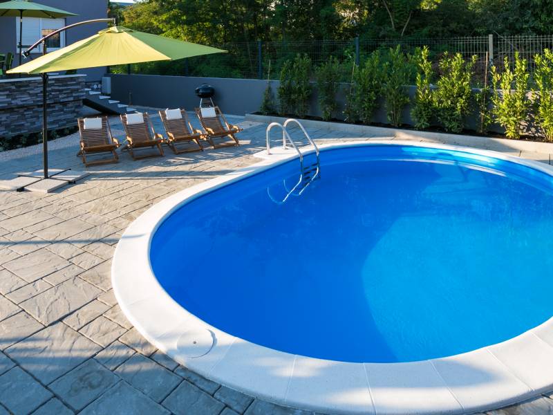 Ferienhaus mit Pool 300 m von Strand Biograd, Dalmatien 