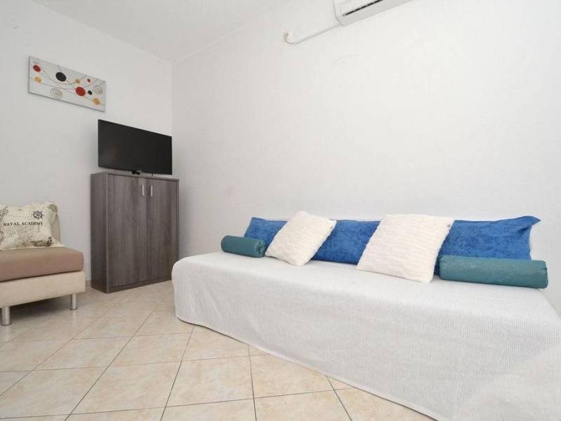 Casa vacanze con piscina Okrug Gornji, Ciovo Casa vacanze con piscina Okrug Gornji, Ciovo