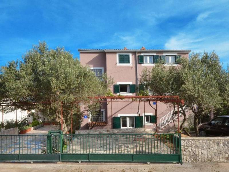 Casa vacanze con piscina Okrug Gornji, Ciovo Casa vacanze con piscina Okrug Gornji, Ciovo