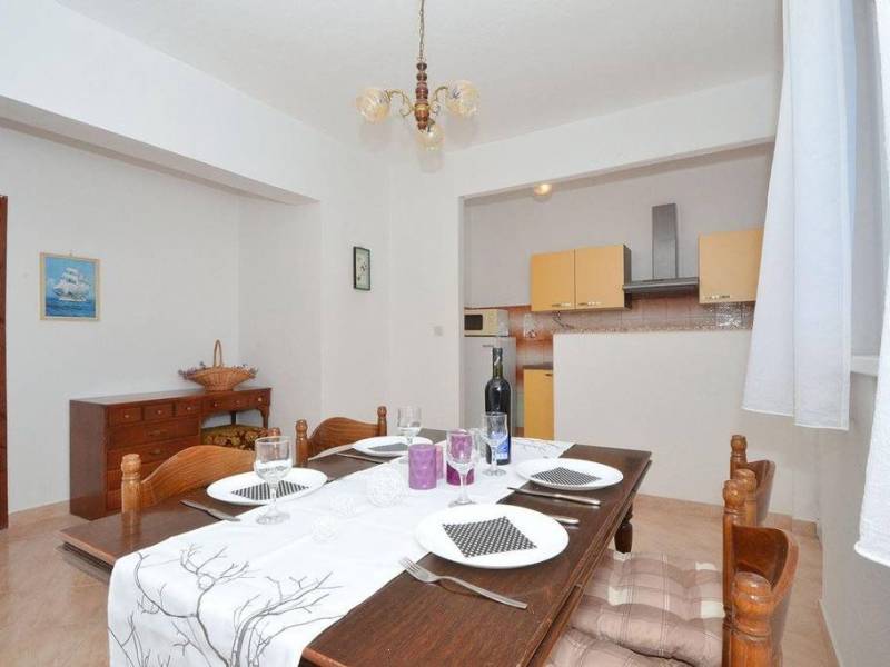 Casa vacanze con piscina Okrug Gornji, Ciovo Casa vacanze con piscina Okrug Gornji, Ciovo