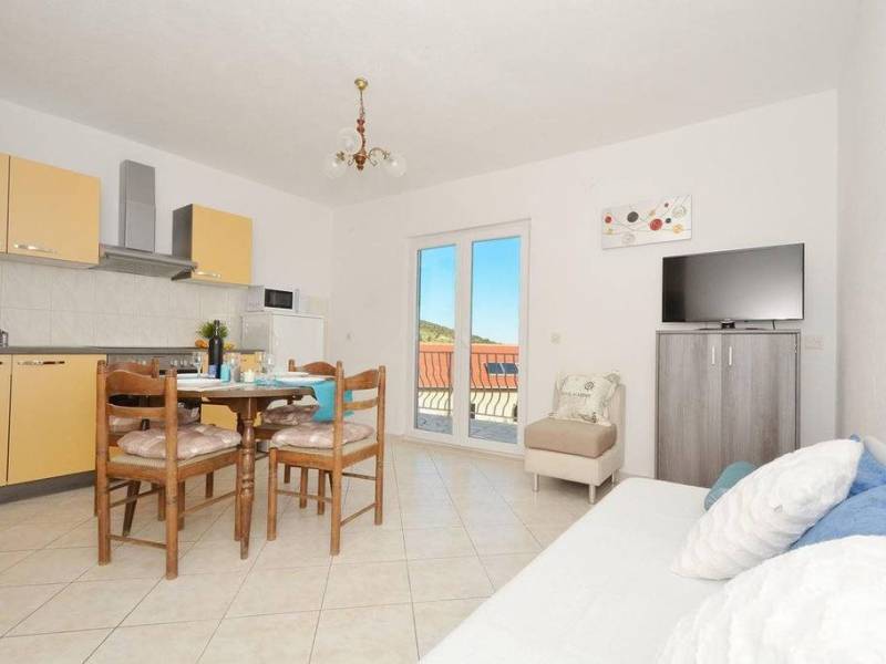 Casa vacanze con piscina Okrug Gornji, Ciovo Casa vacanze con piscina Okrug Gornji, Ciovo