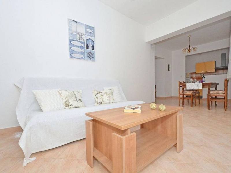 Casa vacanze con piscina Okrug Gornji, Ciovo Casa vacanze con piscina Okrug Gornji, Ciovo