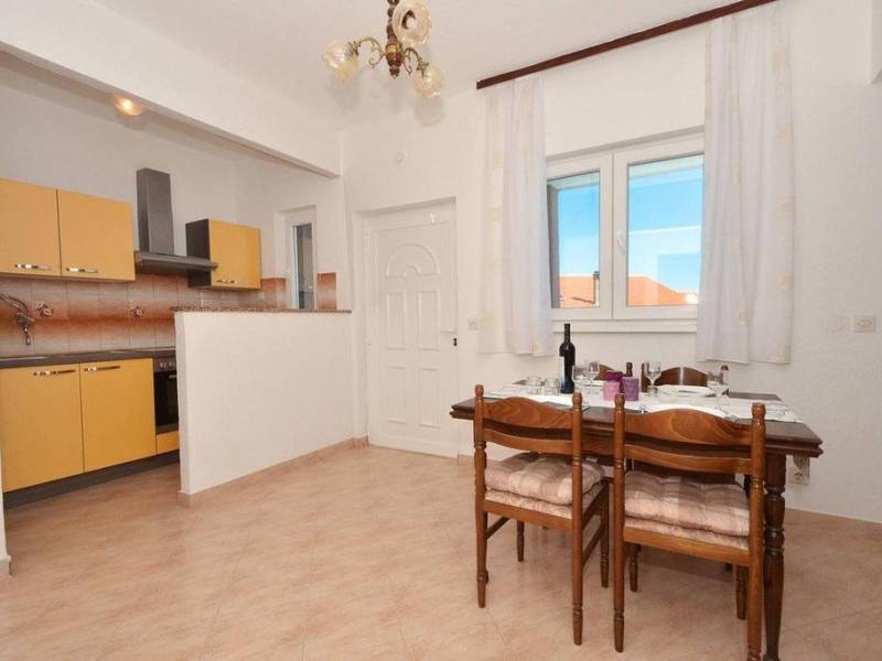Casa vacanze con piscina Okrug Gornji, Ciovo Casa vacanze con piscina Okrug Gornji, Ciovo