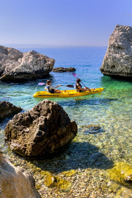 Kajak auf dem Meer und Tauchen, Split, Dalmatien, Kroatien 