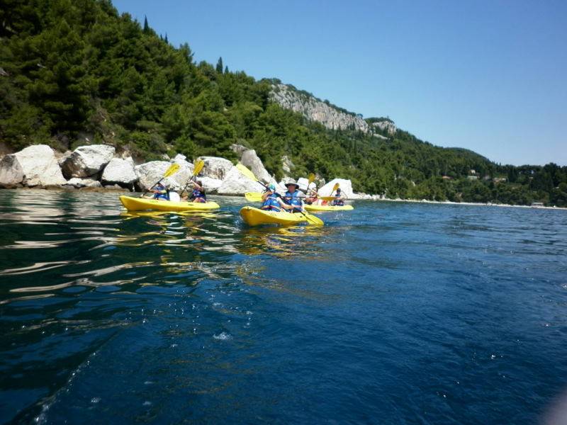 Kajak auf dem Meer und Tauchen, Split, Dalmatien, Kroatien 