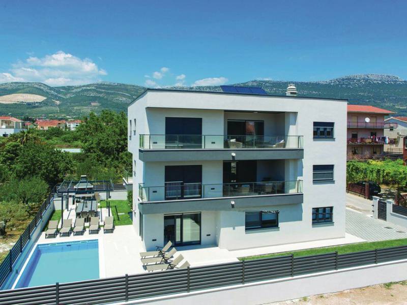 Počitiška hiša z bazenom Kaštel Novi, Trogir, Dalmacija, Hrvaška 