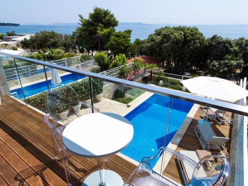 Vila z bazenom, neposredno ob morju, Petrčane, Zadar, Dalmacija, Hrvaška 