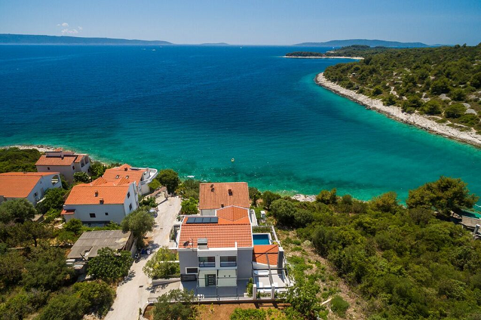 Villa di lusso con piscina sullisola di Ciovo, Dalmazia, Croazia 