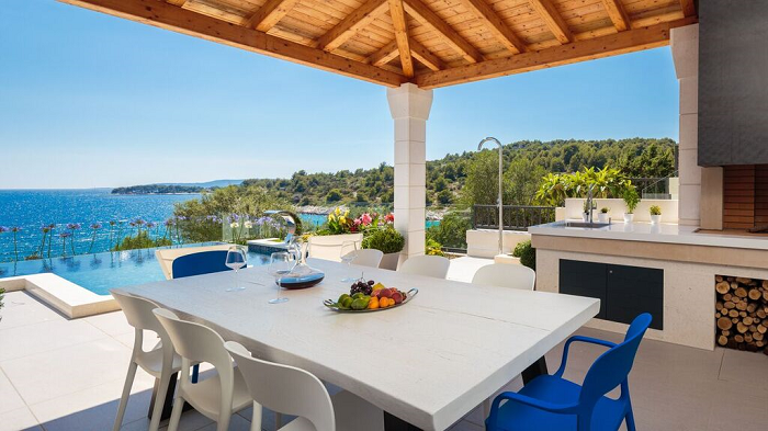 Luxe villa met zwembad op het eiland Ciovo, Dalmatië, Kroatië 