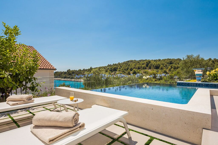 Luksuzna vila z bazenom na otoku Čiovo, Dalmacija, Hrvaška 