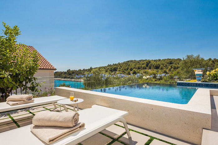 Luxusvilla mit Pool auf der Insel von Ciovo, Dalmatien, Kroatien 