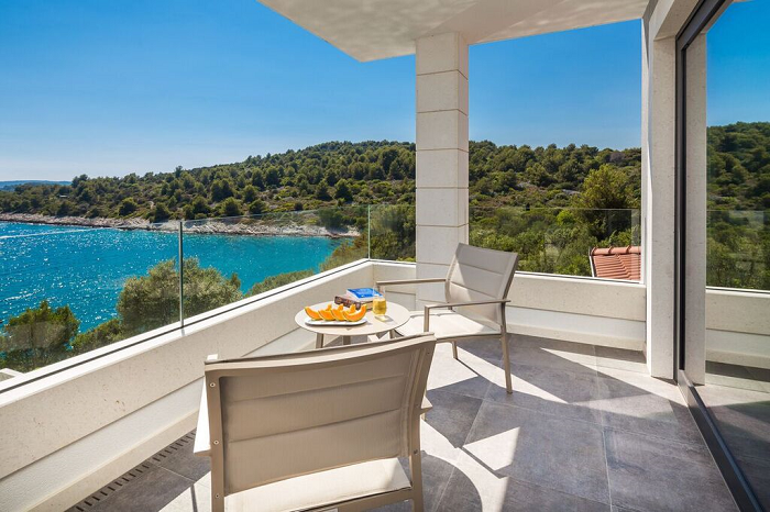 Luksuzna vila s bazenom na otoku Čiovu, Dalmacija, Hrvatska 
