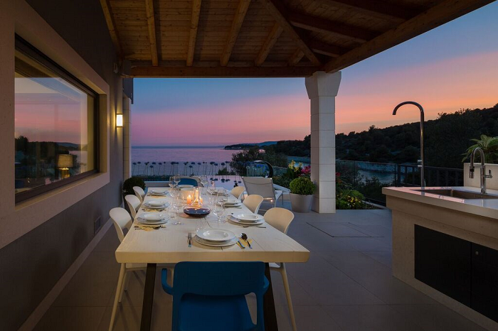 Luxe villa met zwembad op het eiland Ciovo, Dalmatië, Kroatië 