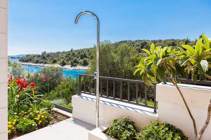 Luxe villa met zwembad op het eiland Ciovo, Dalmatië, Kroatië 