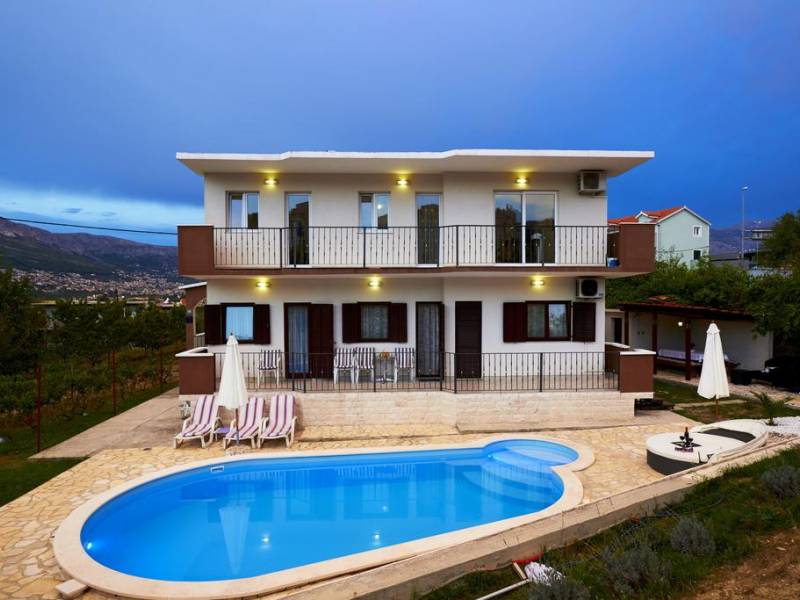 Ferienhaus mit Pool in Split, Dalmatien, Kroatien 