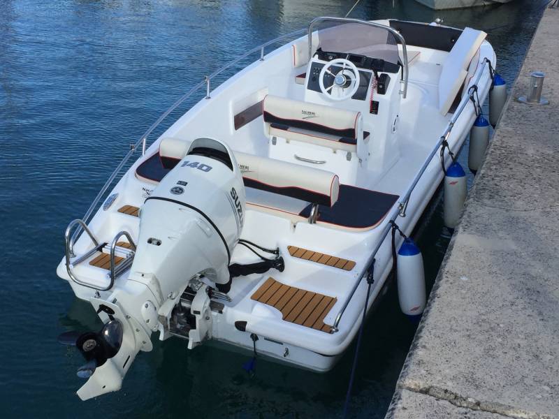 Rent a speedboat in Pula and Banjole 