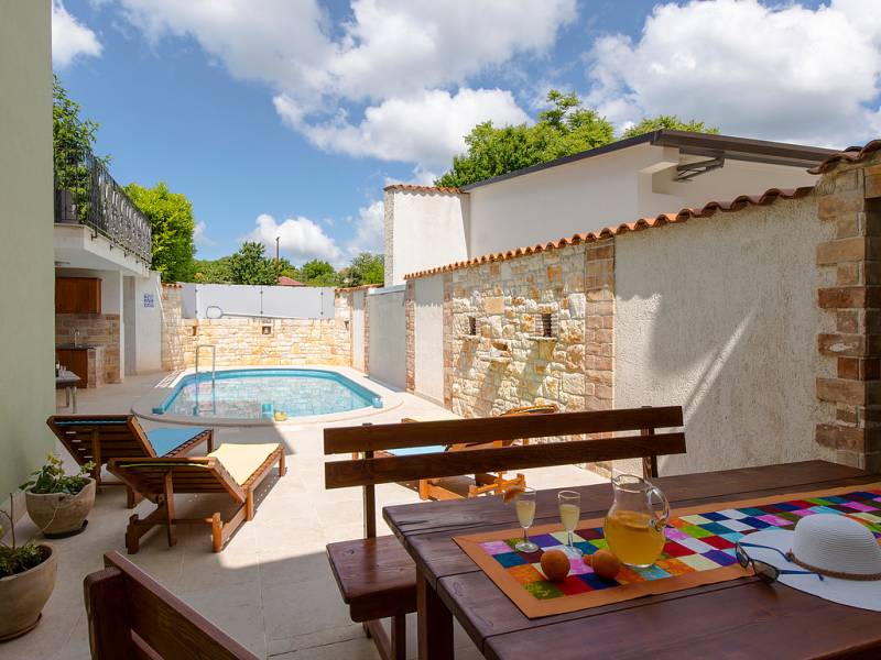 Relax apartmány s bazénem v Marcana, nedaleko Pula, Istrie, Chorvatsko 
