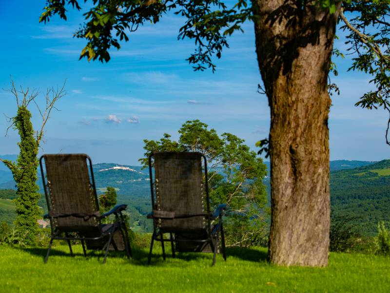Villa Augustina, villa di lusso con piscina in Groznjan, Istria, Croazia Pogled na Motovun Villa Augustina, villa di lusso con piscina in Groznjan, Istria, Croazia Pogled na Motovun