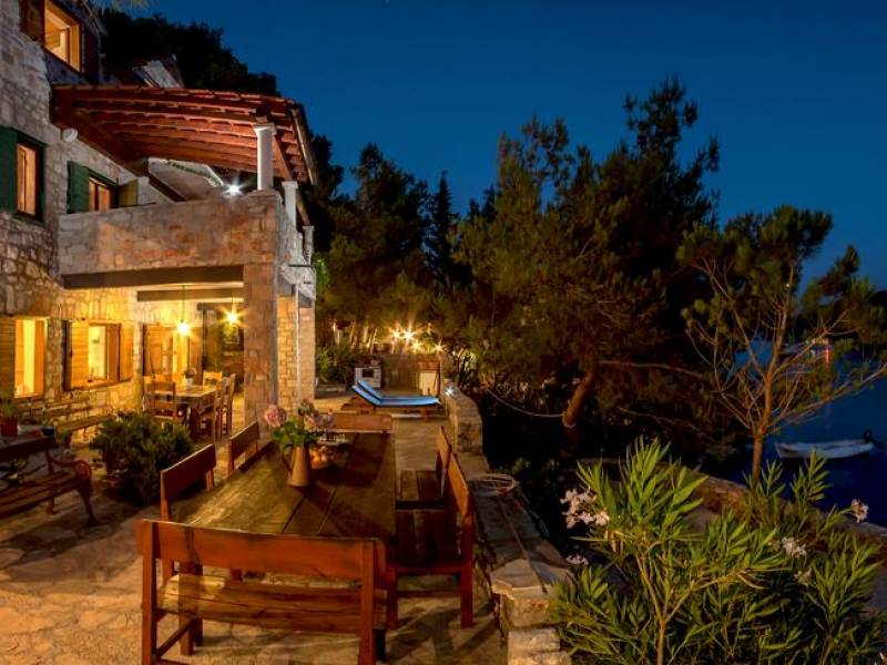 Villa avec piscine directement sur la mer, Milna, Brac, Dalmatie, Kroatie 