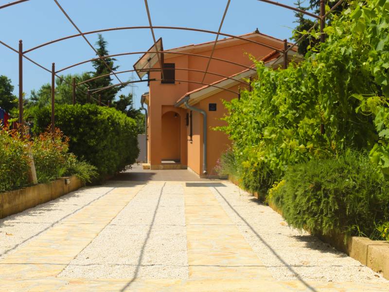 Vakantiehuis voor 6 personen in Valdebek, 4 km van het centrum Pula, Istrië, Kroatië 