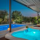 Luxury house with pool, jacuzzi and sauna in Kastel Luksic, Dalmatia, Croatia 
