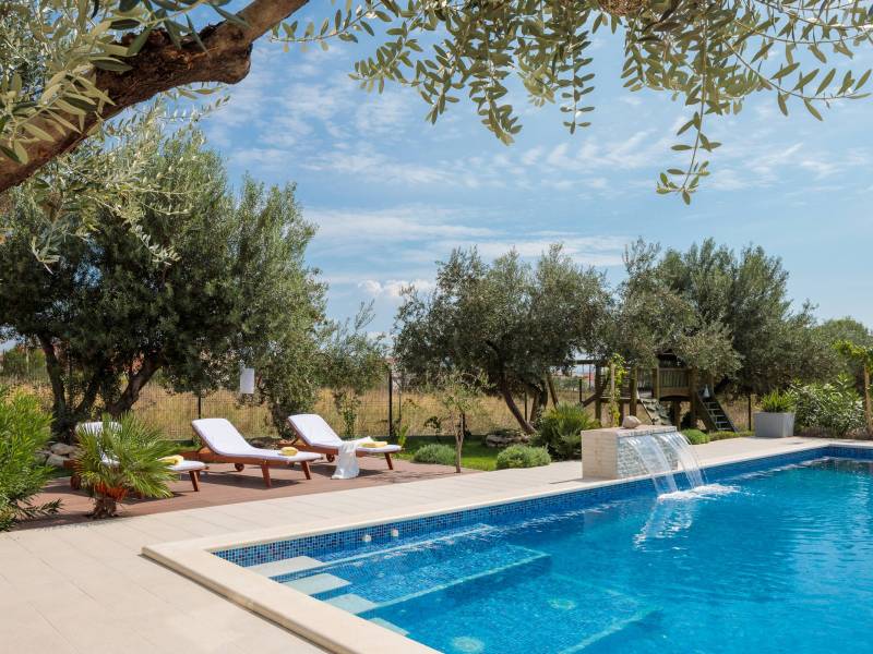 Casa vacanze di lusso con piscina, jacuzzi e sauna in Kastel Luksic, Dalmazia, Croazia 