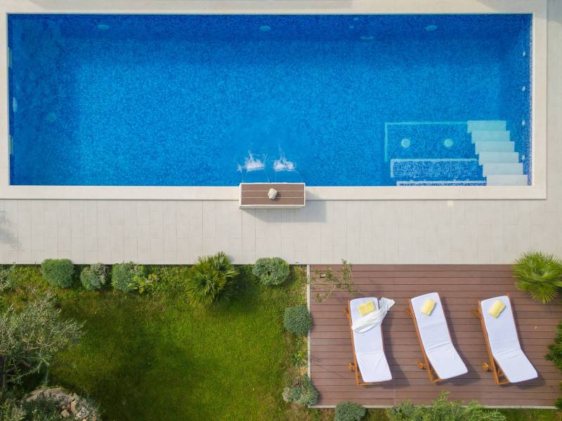Luxe vakantiehuis met zwembad, jacuzzi en sauna, Kastel Luksic, Dalmatië, Kroatië 