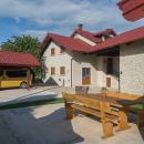 Case con piscina coperta e sauna a Lika, vicino al Parco Nazionale di Plitvice, Croazia 