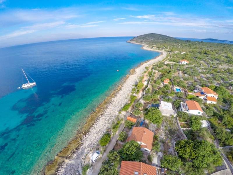 Villa Pearl of Adriatic with private pool, 10 m from the sea, island Drvenik Mali, Dalmatia 