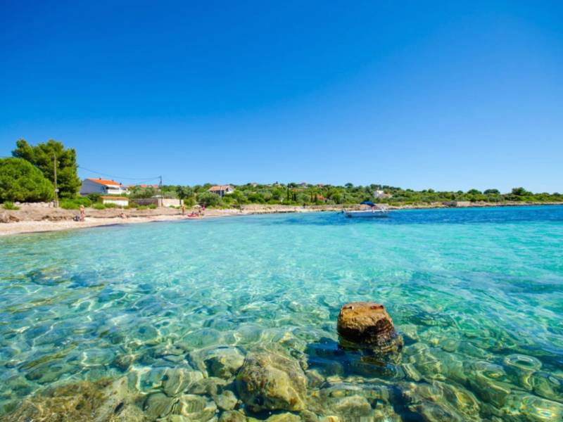 Villa Pearl of Adriatic with private pool, 10 m from the sea, island Drvenik Mali, Dalmatia 