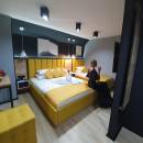 Trokrevetna soba Deluxe 1 single bed  and 1 large double bed Dream House Kolašin - Triple room Deluks