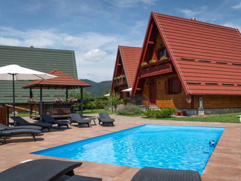 Houses Crni Lug with pool, sauna and jacuzzi, Gorski Kotar, Croatia 