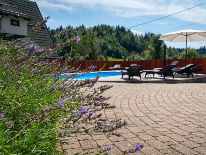 Ferienhäuser Crni Lug mit Pool, Sauna und Jacuzzi, Gorski Kotar, Kroatien 