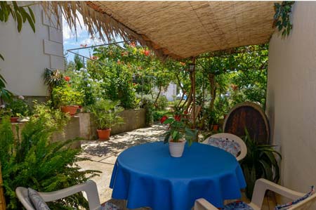 Apartmani Romansa, 30 m from the sea Apartmani Romansa, 30 m from the sea