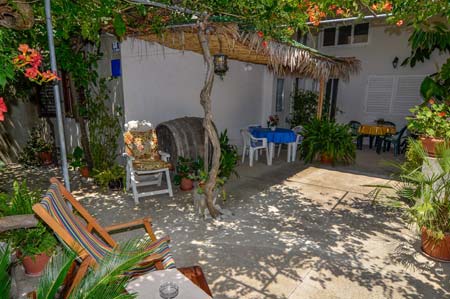 Apartmani Romansa, 30 m from the sea Apartmani Romansa, 30 m from the sea