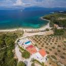 Vila Mirca s bazénem, pri mori, Ostrov Brac, Dalmácie, Chorvátsko 