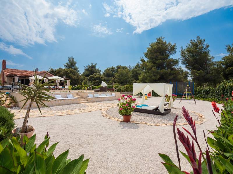 Villa Mirca sa bazenom, direktno na moru, otok Brač, Dalmacija, Hrvatska 
