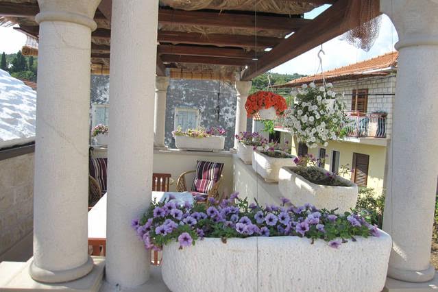Casa vacanze nel centro di Sumartin con piscina, isola di Brac, Dalmazia, Croazia 