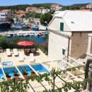 Hiša v centru Sumartina z bazenom, otok Brač, Dalmacija, Hrvaška 