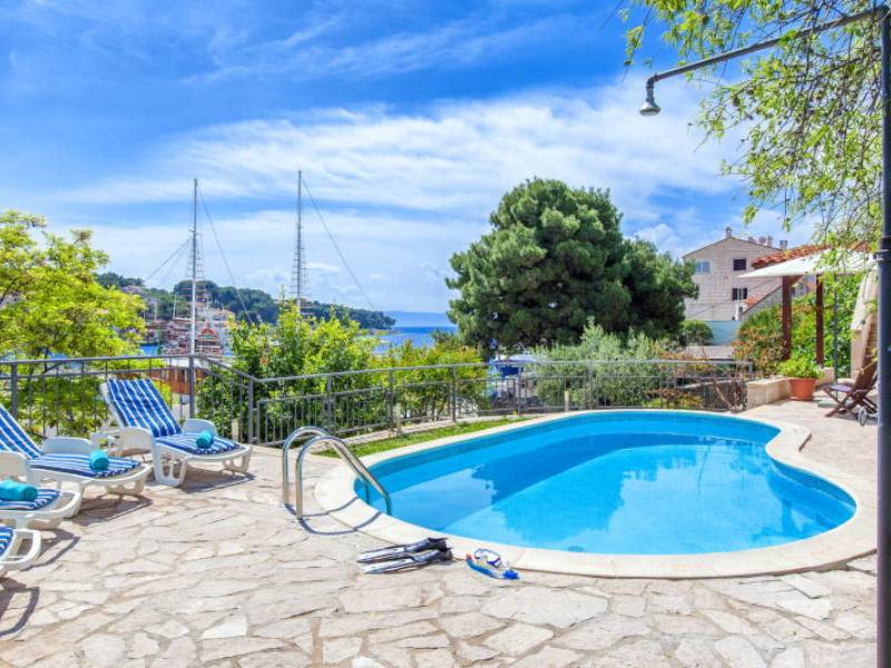 Casa vacanze dalmata con piscina, Sumartin, isola di Brac, Dalmazia, Croazia 